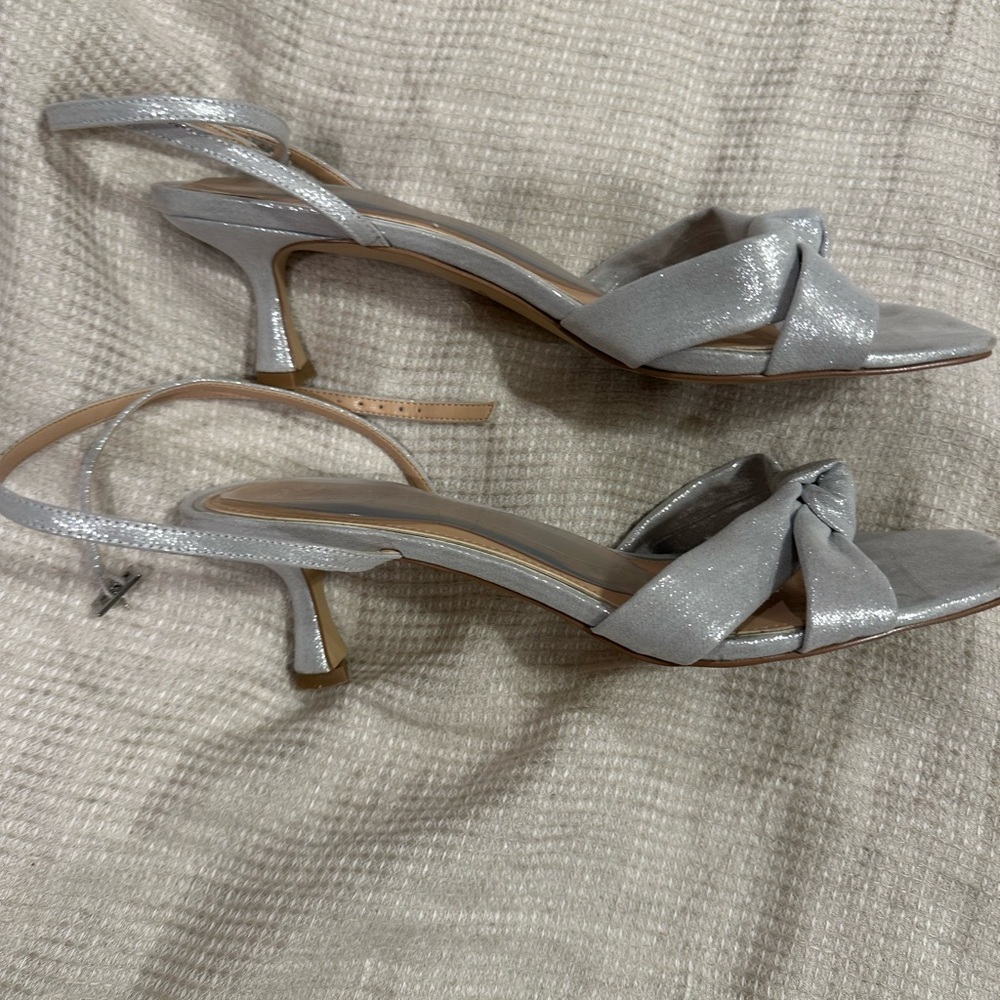 Jewel Badgley Mischka Silver Knotted Heels